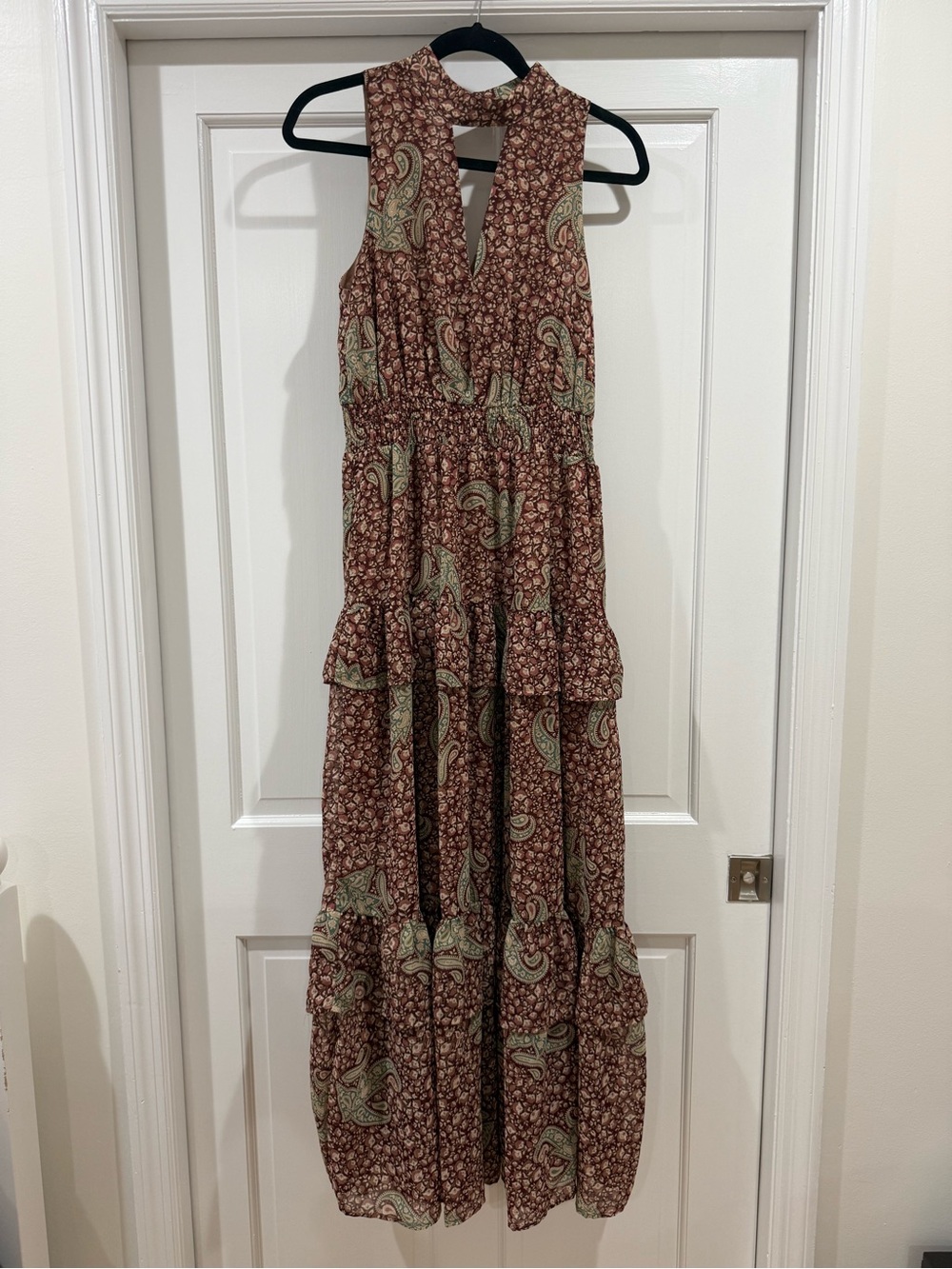 Aura Boho Paisley Sleeveless Maxi Dress - Brown size small from red dress